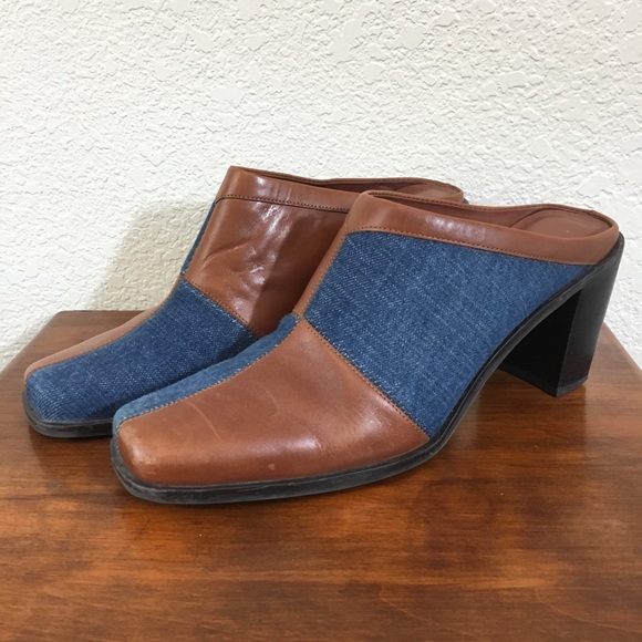 square toe clogs